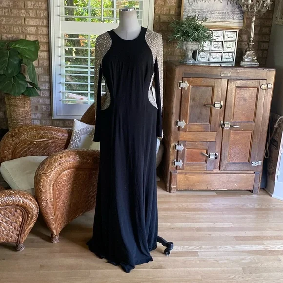 big size long dress Final Sale Plus Size Long Sleeve Gown with V-Neck in Black main image 1